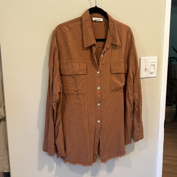 SEWN + SEEN Raw Hem Oversized Button Down Top Light Rust / Camel Brown sz M NWOT - Picture 2 of 9
